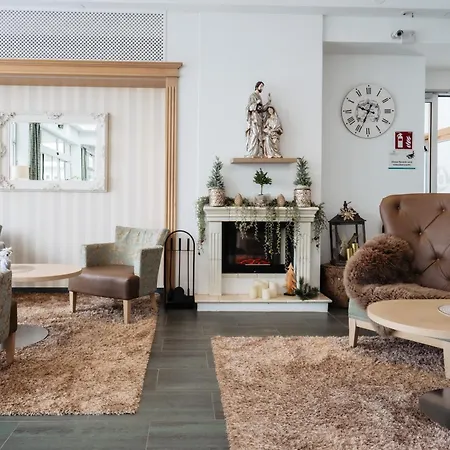 מלון Optimamed Gesundheitsresort Weissenbach Bad Weissenbach