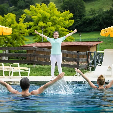 מלון Optimamed Gesundheitsresort Weissenbach Bad Weissenbach