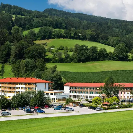 Optimamed Gesundheitsresort Weissenbach מלון Bad Weissenbach